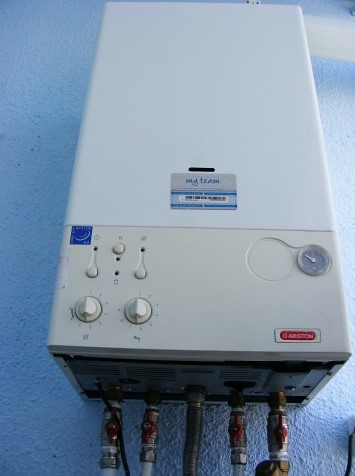 Gas boiler